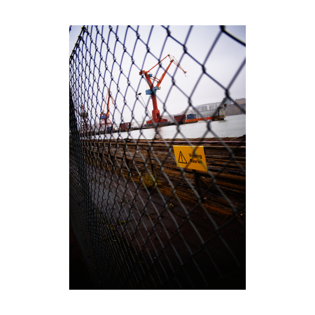 A foggy lunch walk to get coffee. #Gothenburg #Cranes #Skyline #Fog #Fujifilm #Voigtlander...